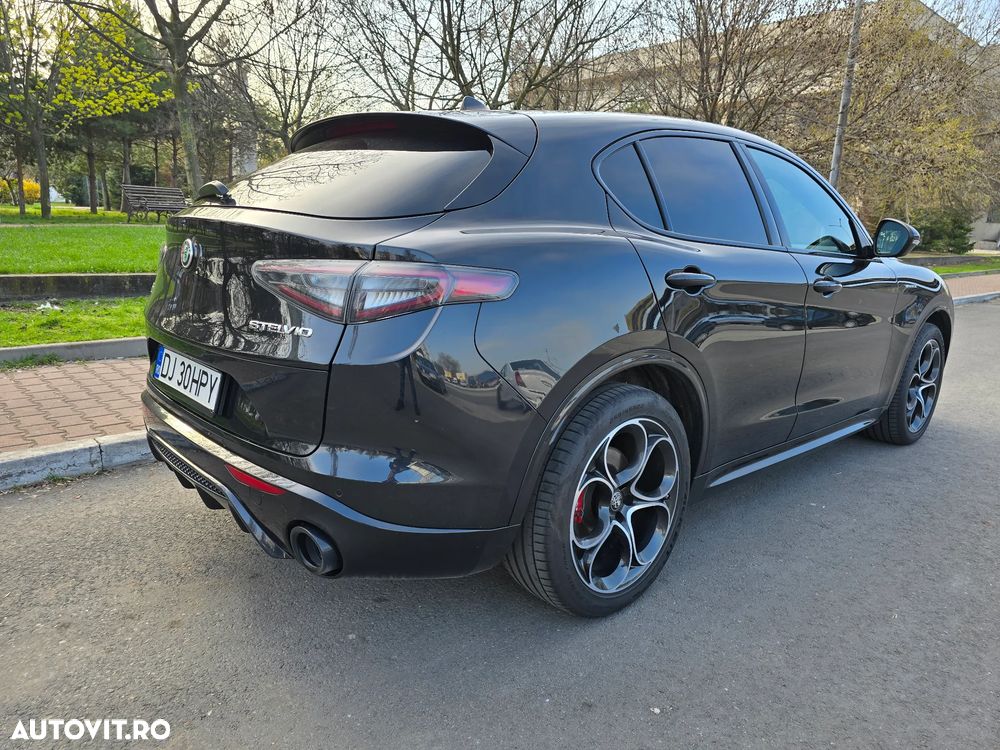 Alfa Romeo Stelvio 2.0 Turbo 16V AT8-Q4 Veloce - 9