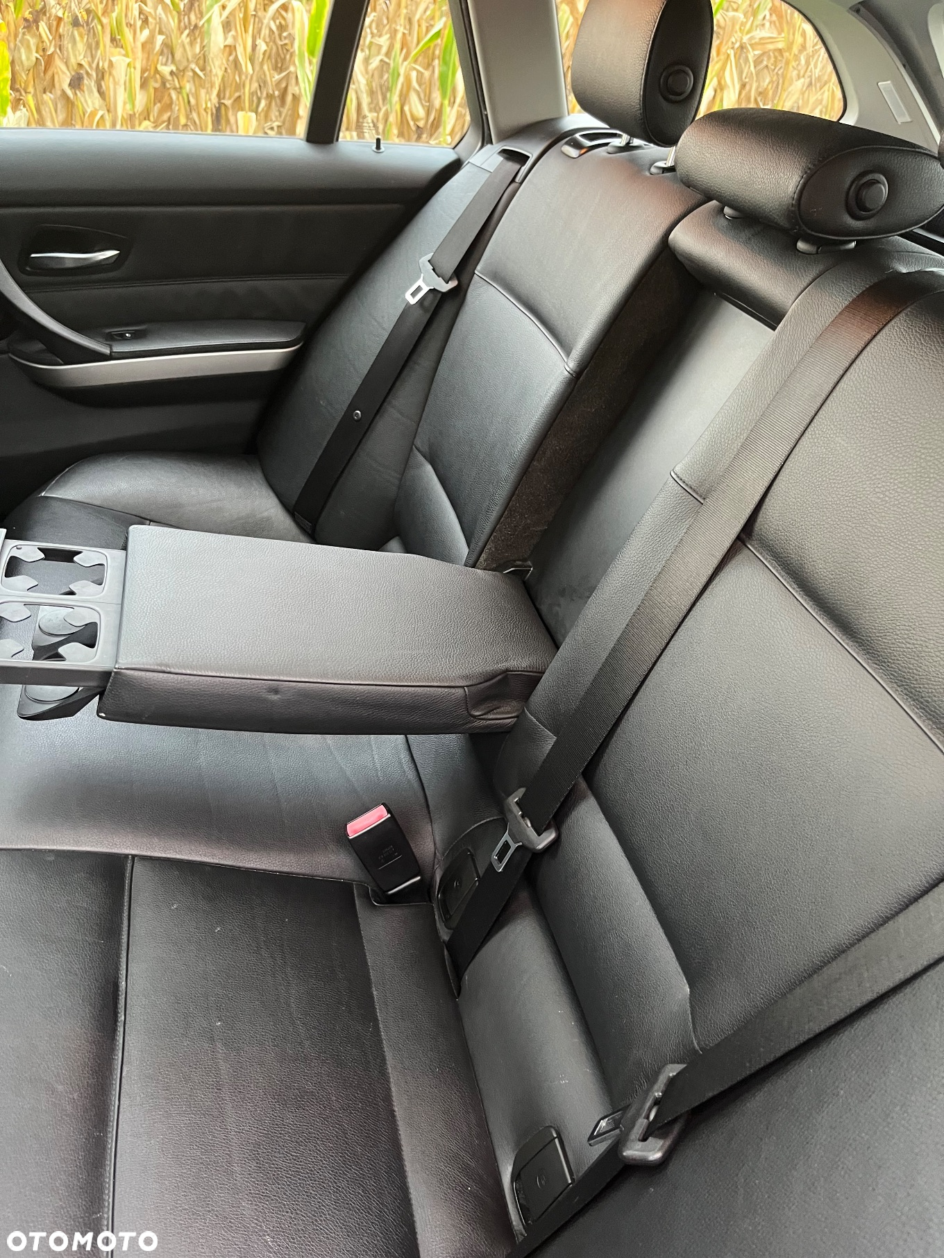 BMW Seria 3 318d DPF Touring - 12