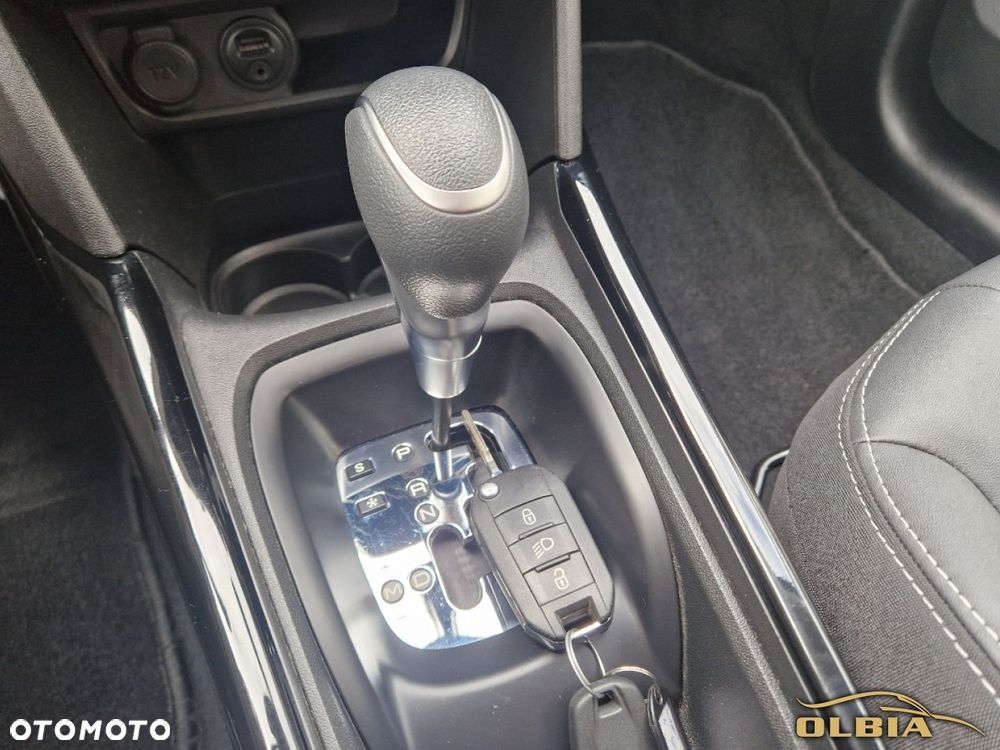 Peugeot 2008 - 8