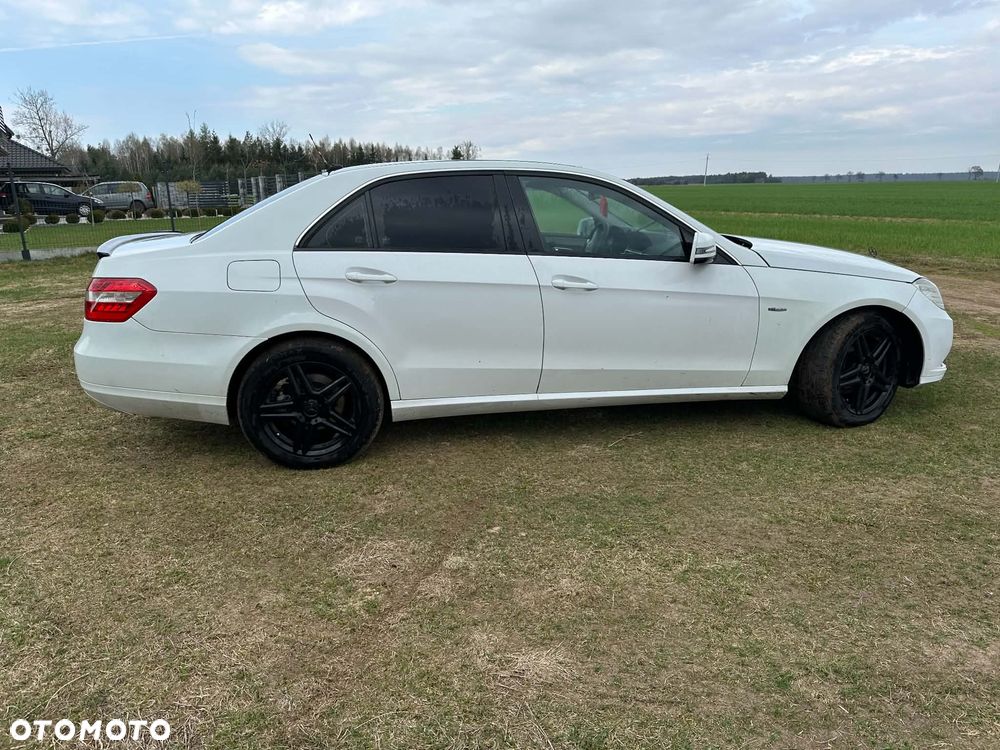 Mercedes-Benz E-Class 2010 photo 5