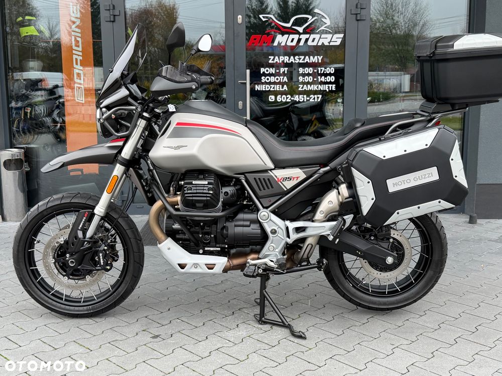 Moto Guzzi V85 - 30