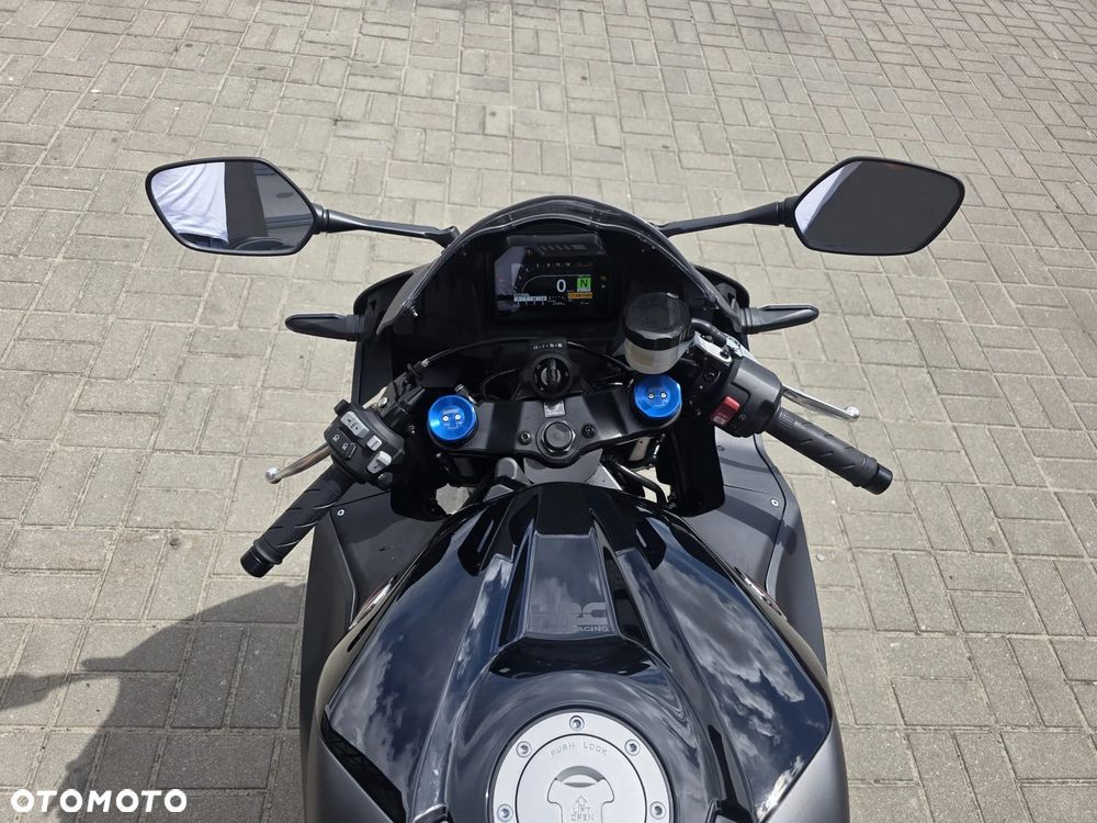 Honda CBR - 7