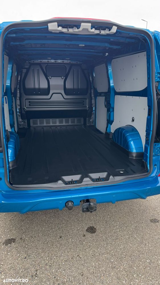 Ford CUSTOM VAN - 7