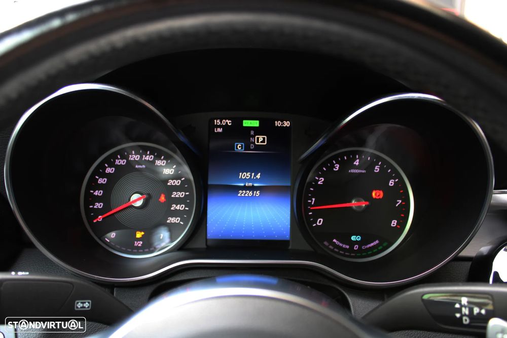 Mercedes-Benz C 300 AMG Line - 32