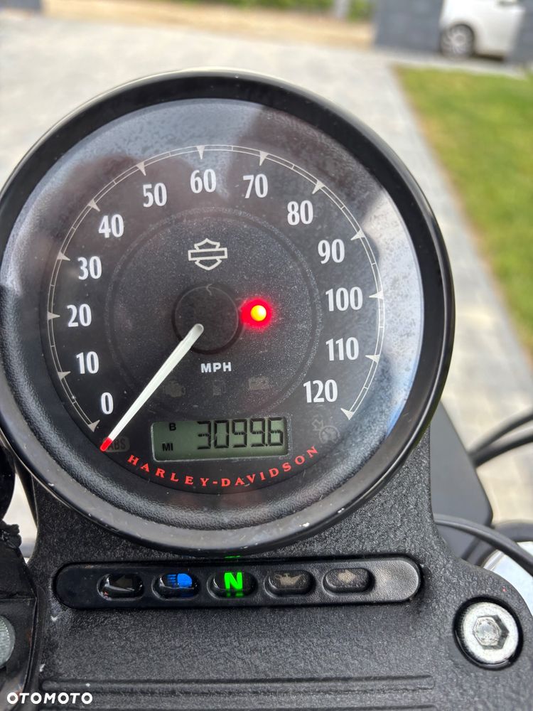 Harley-Davidson Sportster Iron 1200 - 4
