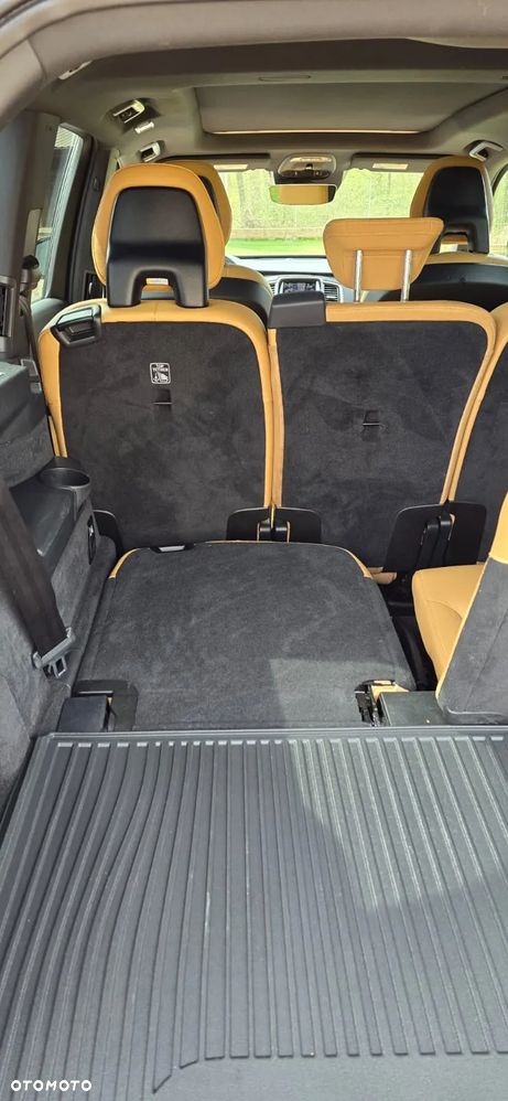 Volvo XC 90 - 23