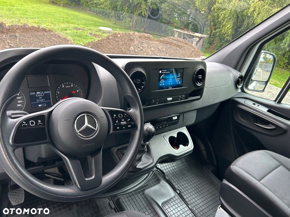 Mercedes-Benz Sprinter - 8