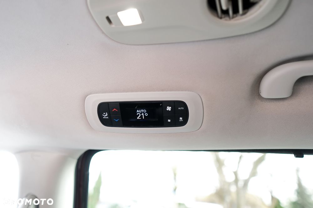 Chrysler Pacifica - 37