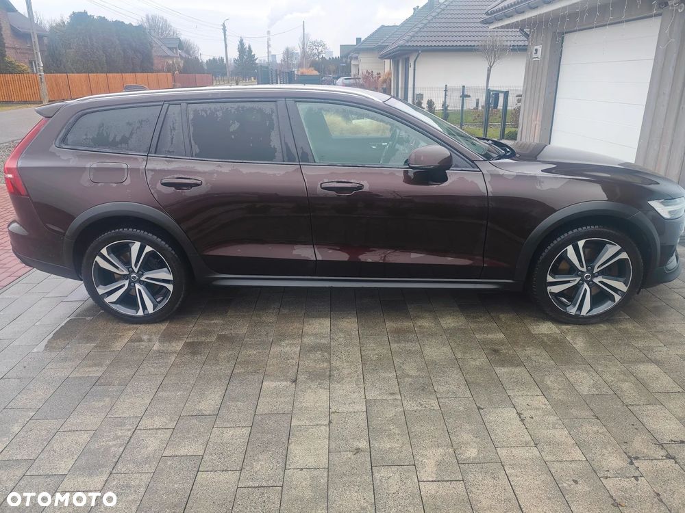 Volvo V60 Cross Country - 6
