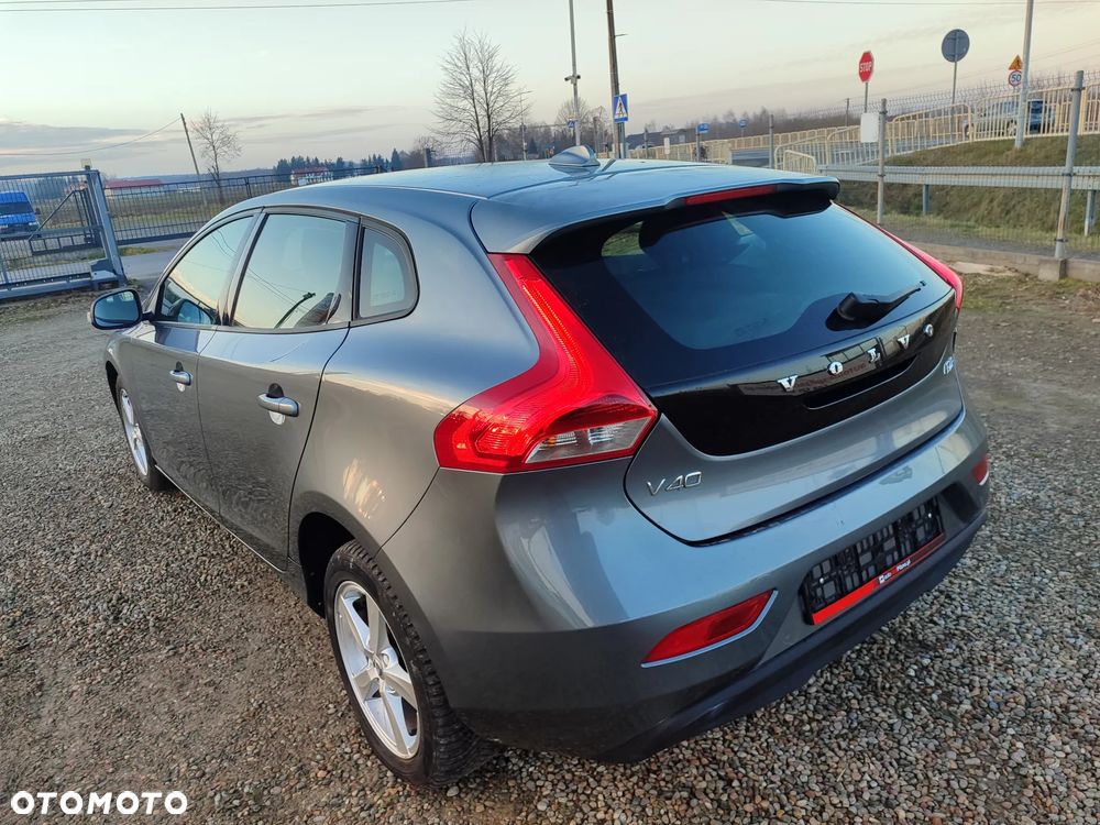 Volvo V40 D2 Momentum - 5