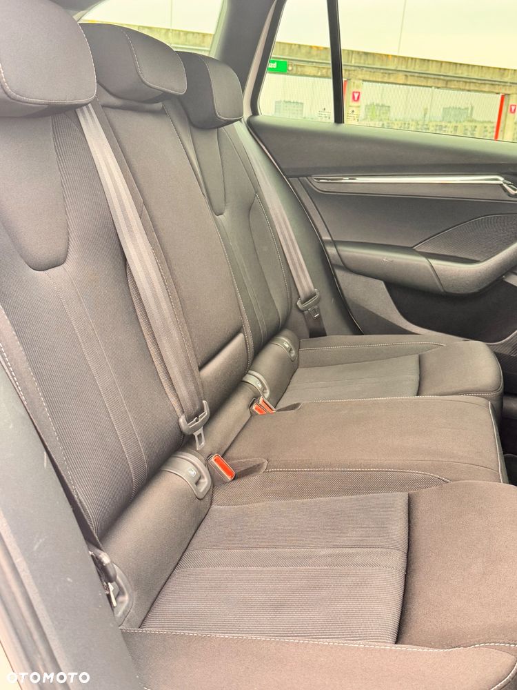 Skoda Octavia 2.0 TDI DSG First Edition - 30