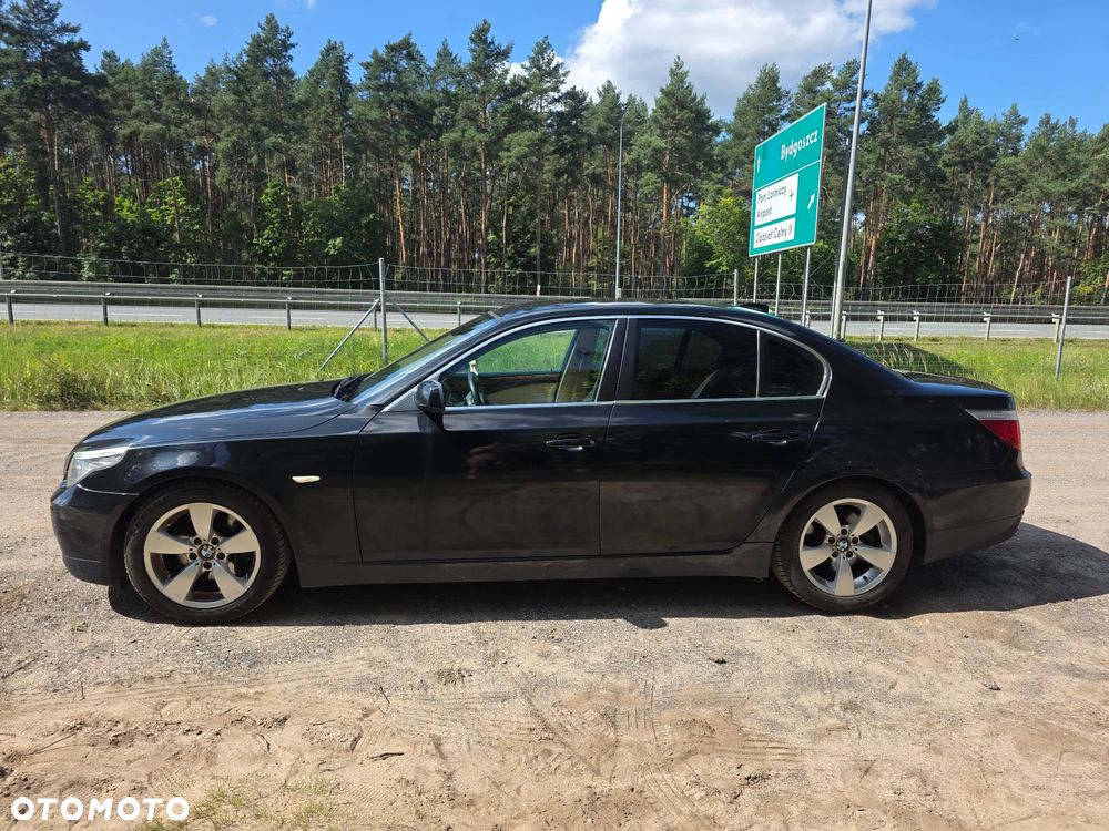 BMW Seria 5 523i - 7
