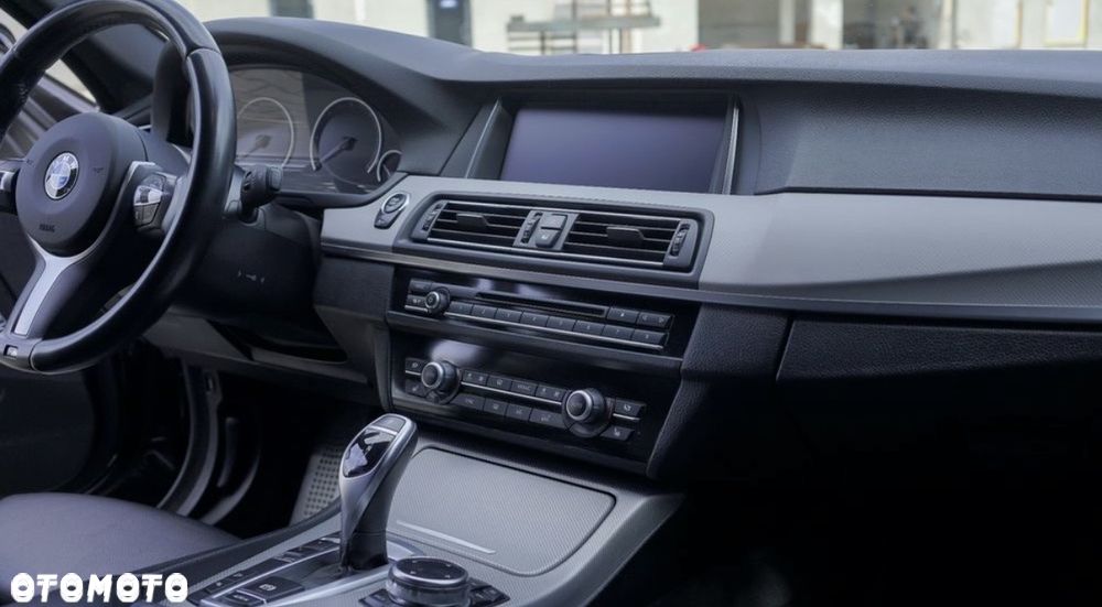 BMW Seria 5 525d xDrive Modern Line - 20