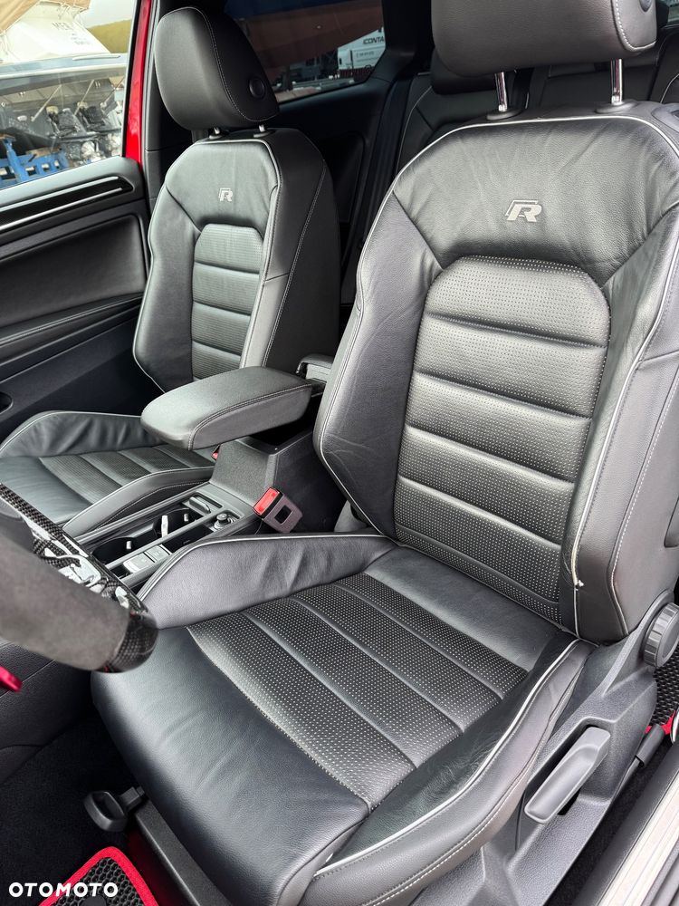 Volkswagen Golf - 12