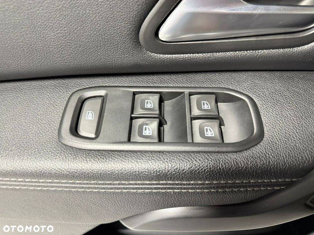 Dacia Duster 1.6 SCe Prestige - 17