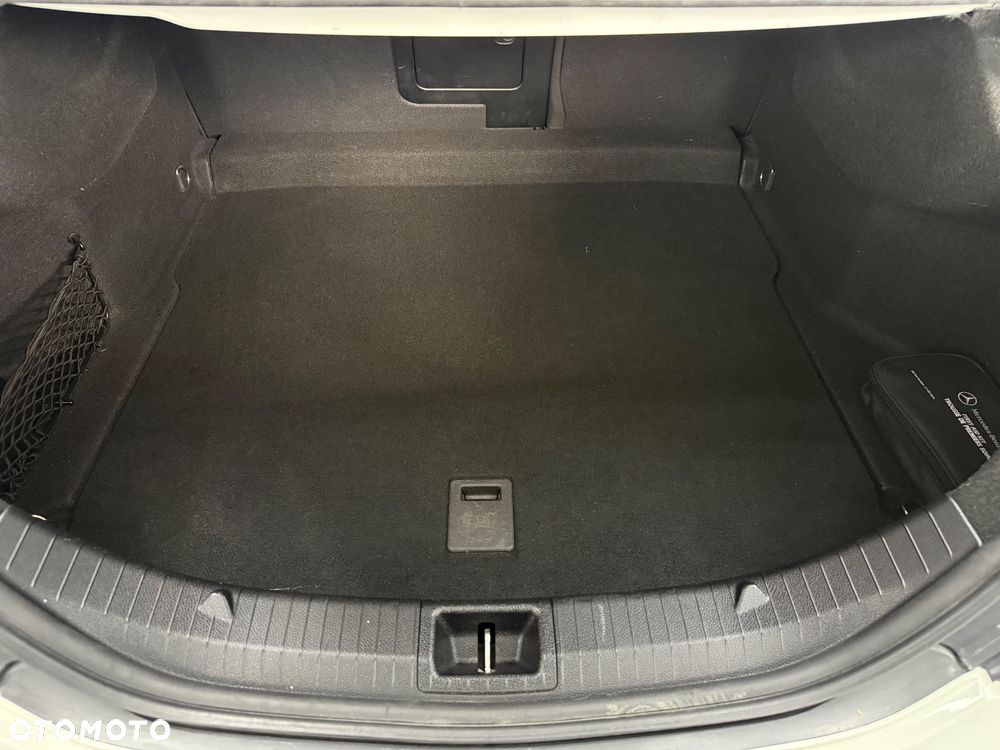 Mercedes-Benz CLA 250 4-Matic AMG Line - 16