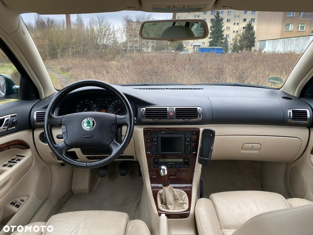 Skoda Superb 1.8 Turbo Exclusive - 8