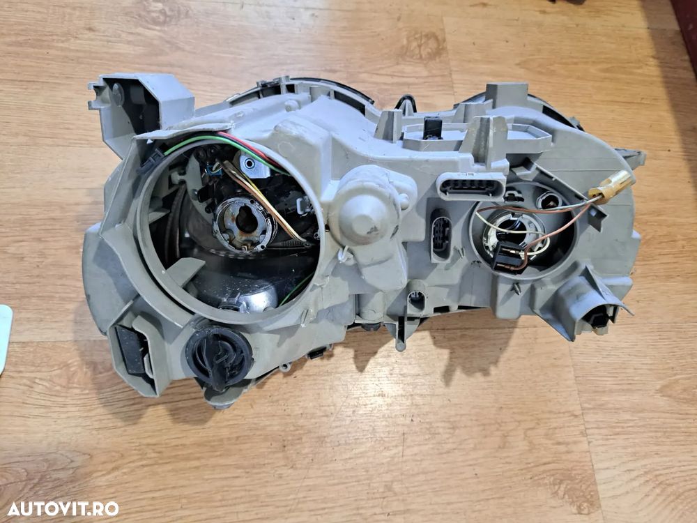 Far Dreapta ( de la masina cu volan pe stanga )Mercedes-Benz CL-Class (C215) / S-Class (W220)  cu defecte-vezi foto  Bi-Xenon (Volan Stanga - LHD) - 8