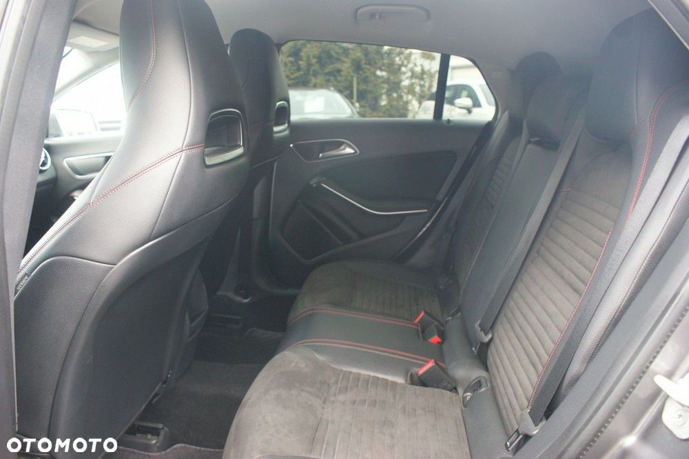 Mercedes-Benz CLA - 16