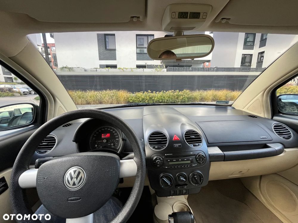 Volkswagen New Beetle - 17