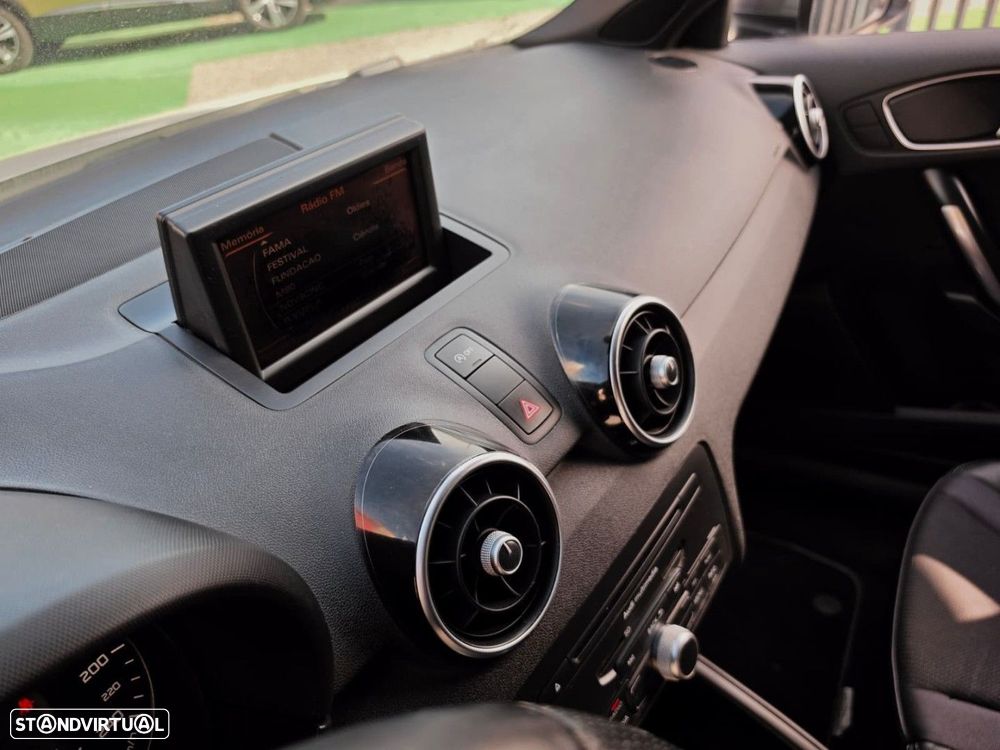 Audi A1 1.6 TDI S-line - 21