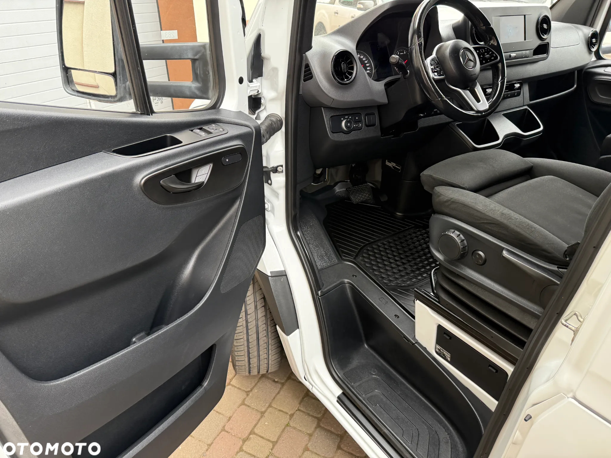 Mercedes-Benz Sprinter 3.0 V6 Izoterma Winda - 12