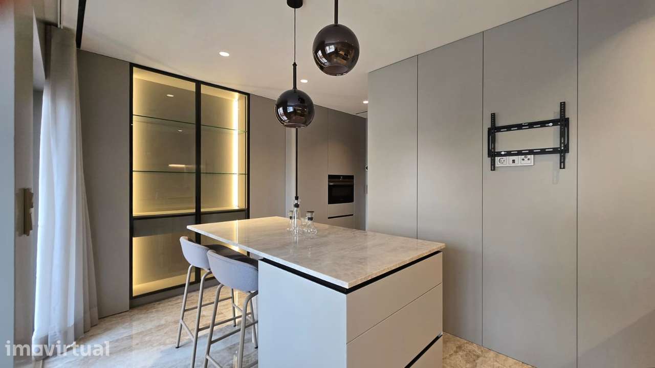 Apartamento de luxo completamente mobilado em zona central de Lisboa - Grande imagem: 4/14