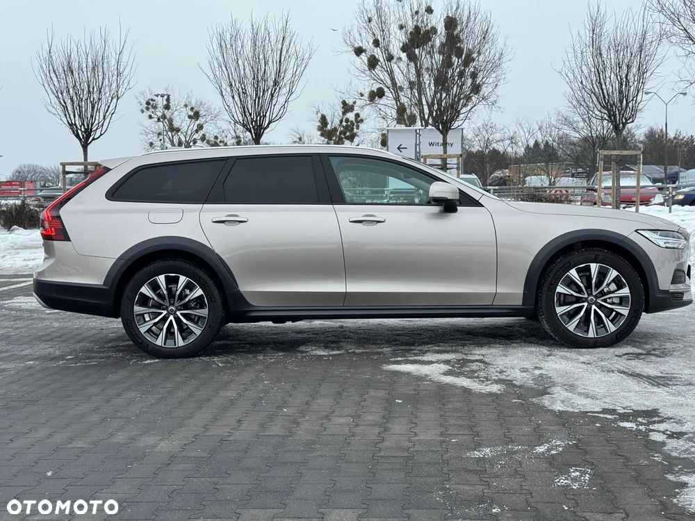 Volvo V90 Cross Country B5 B AWD Ultimate - 11