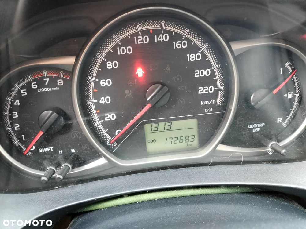 Toyota Yaris 1.0 Life EU6 - 15