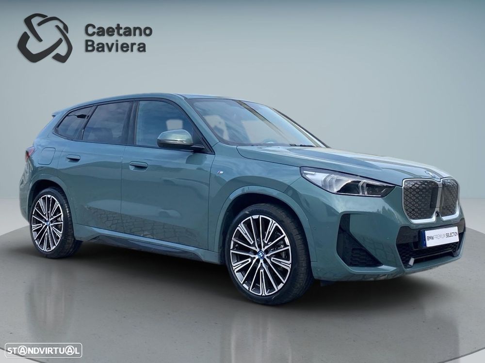 BMW iX1 eDrive20 Pack Desportivo M - 26