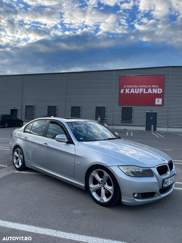 BMW Seria 3 320i - 11
