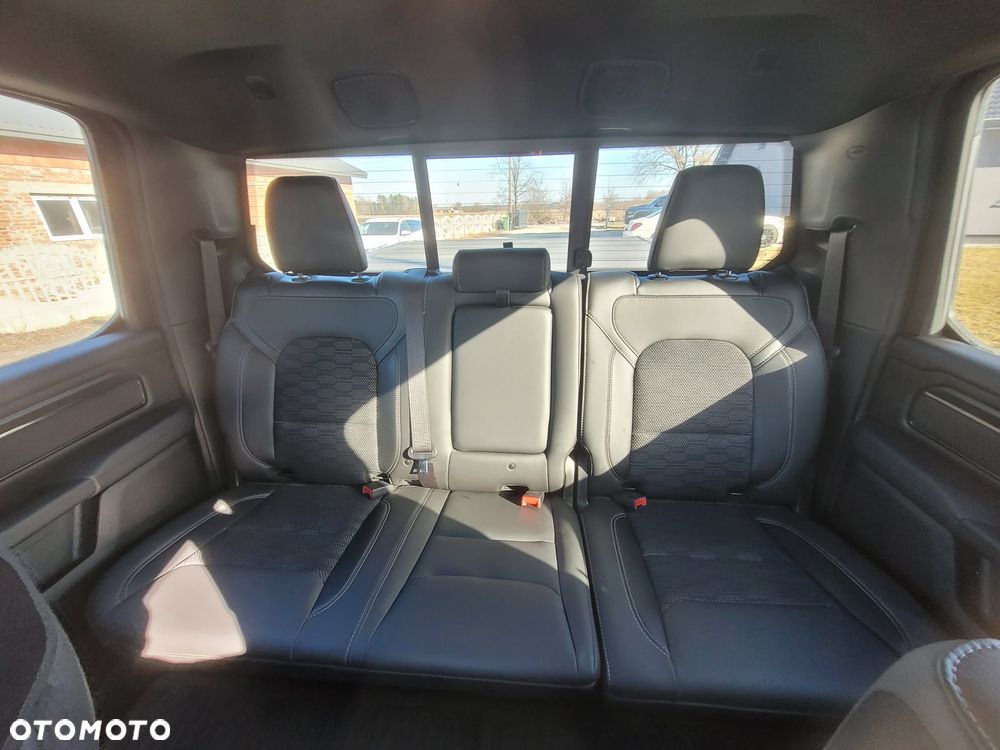 RAM 1500 5.7 Crew Cab Bighorn - 12