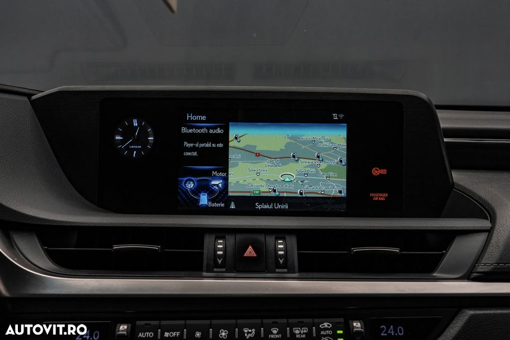 Lexus Seria ES 300h 2.5 TNGA HV 25H- 4X2 CVT Executive - 22