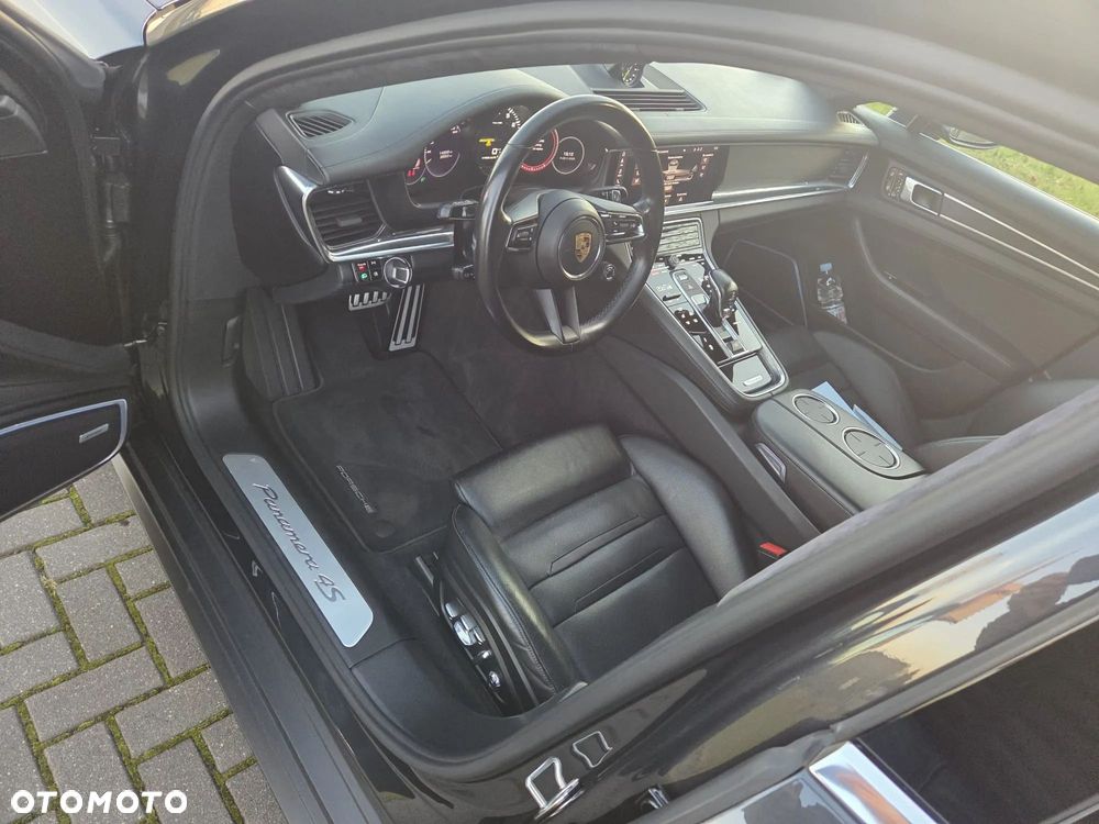 Porsche Panamera 4S - 7