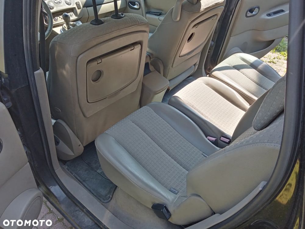 Renault Scenic 1.9 dCi Confort Privilege - 8