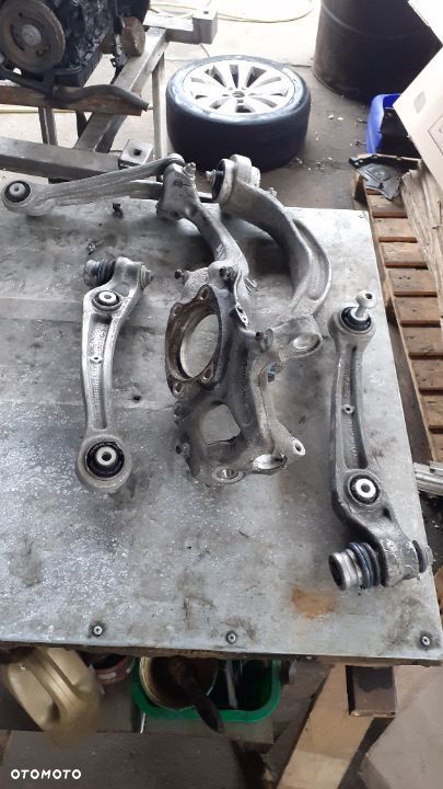 Zwrotnice Wahacze  Audi A4 B8