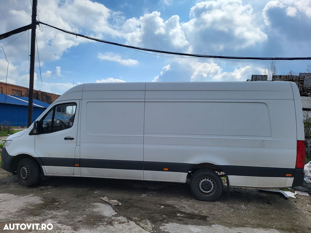 Mercedes-Benz Sprinter - 4