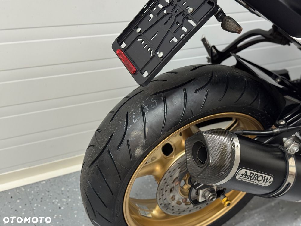 Yamaha FZ8 - 5