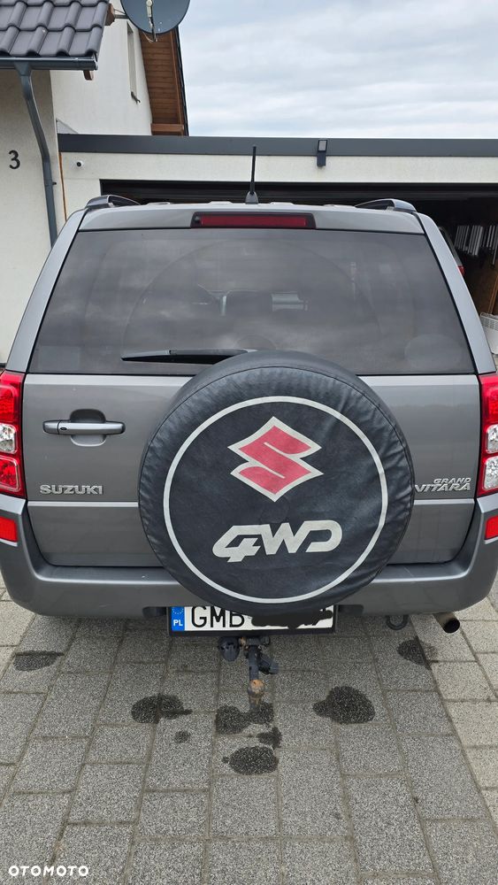 Suzuki Grand Vitara 2.0 - 6