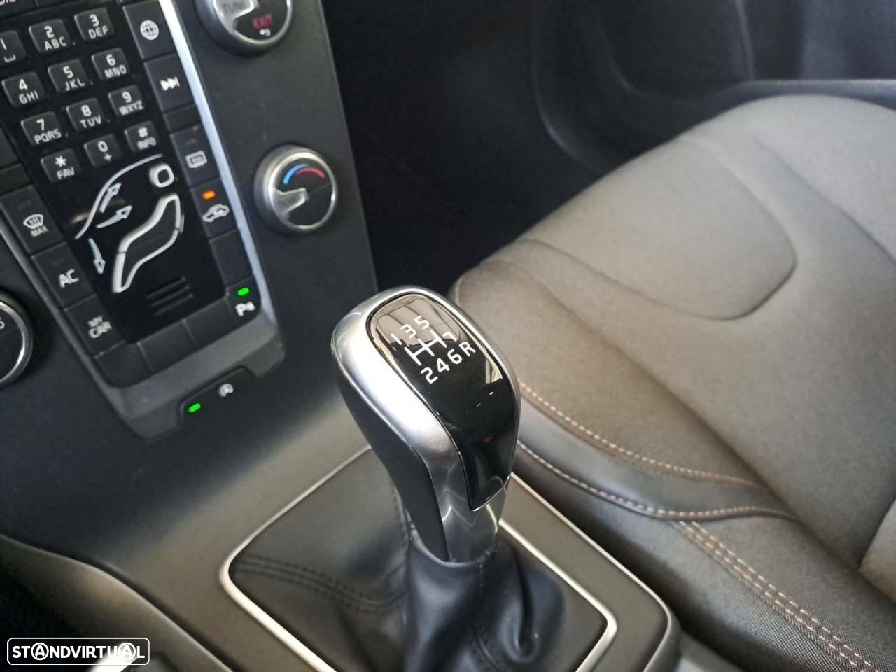 Volvo V40 - 18