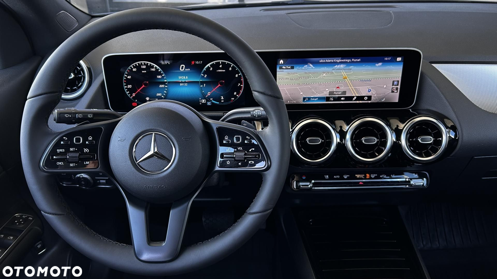 Mercedes-Benz GLA 200 - 14