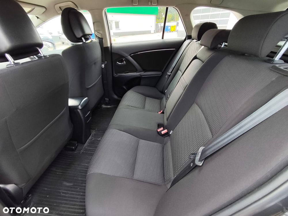 Toyota Avensis 2.0 D-4D Sol - 7