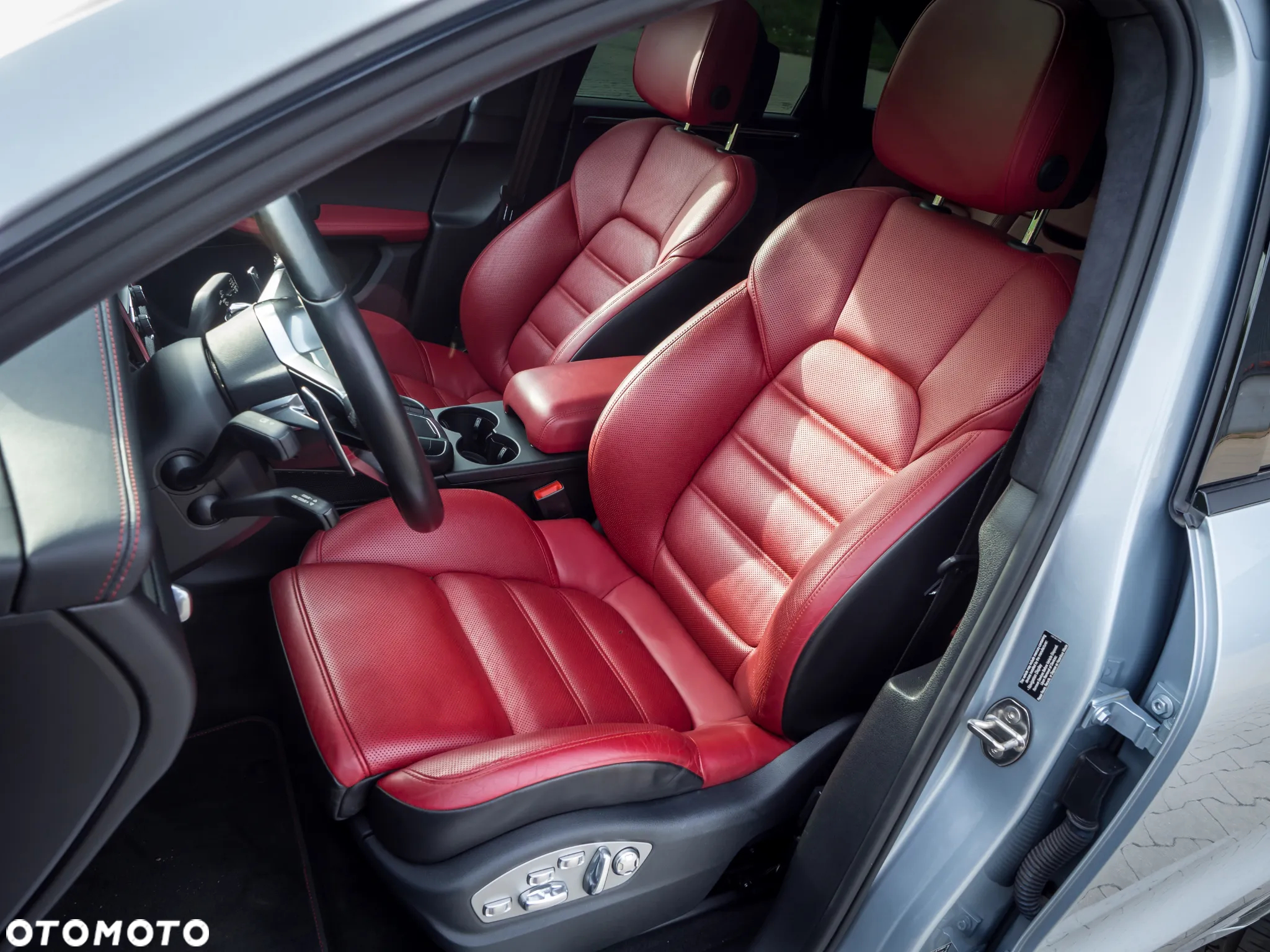 Porsche Macan Turbo - 30