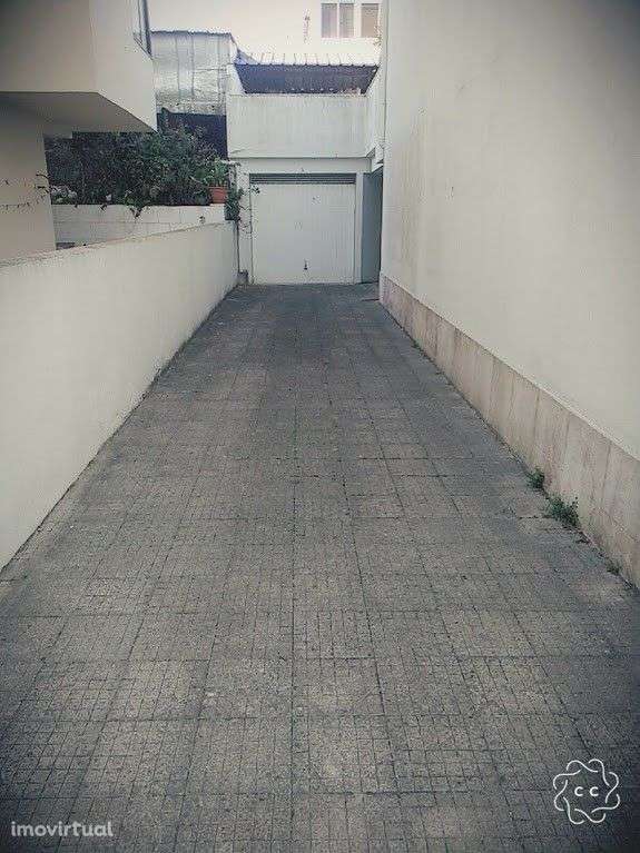 Vende-se Garagem no Algueirão - Grande imagem: 2/5