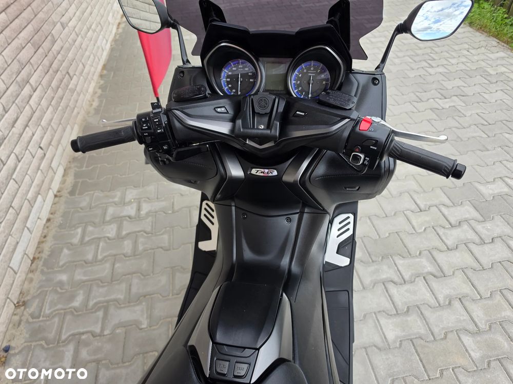 Yamaha Tmax - 15