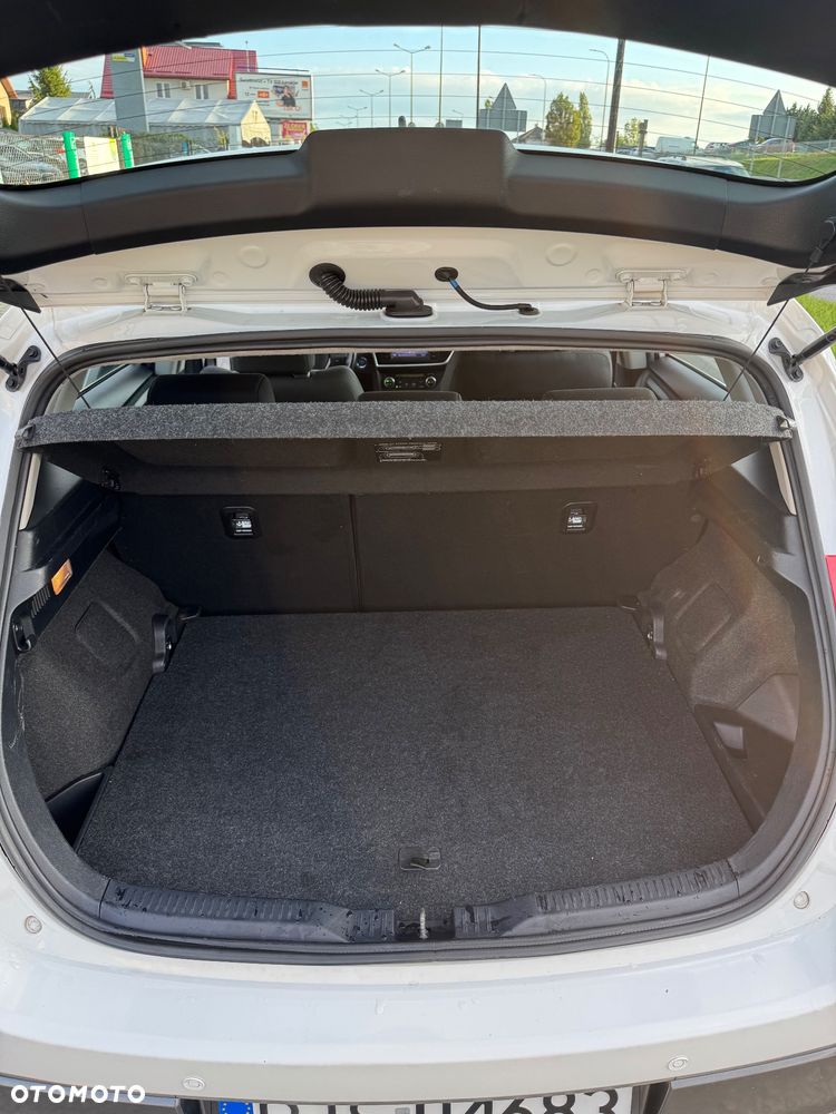 Toyota Auris 1.8 HSD Luna - 26