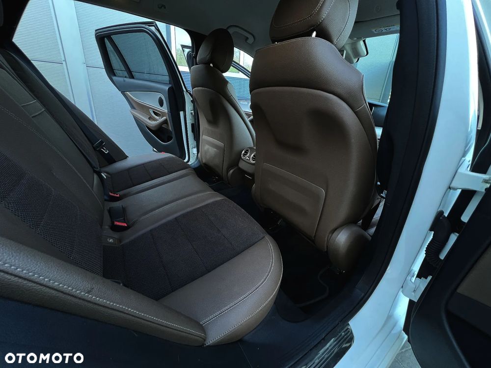 Mercedes-Benz Klasa E 220 d Business Edition 9G-TRONIC - 19