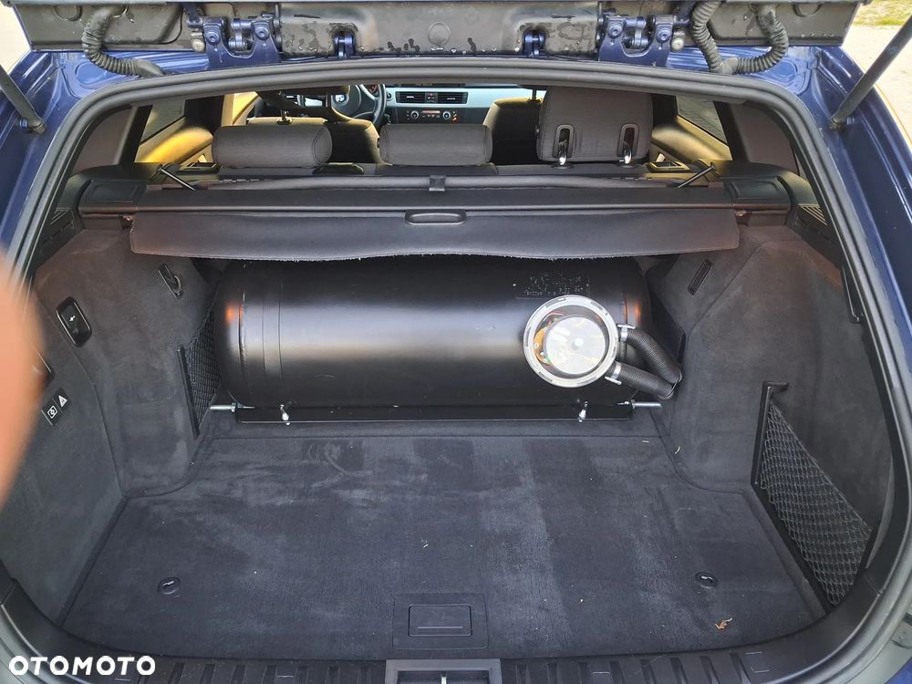 BMW Seria 3 320i - 15