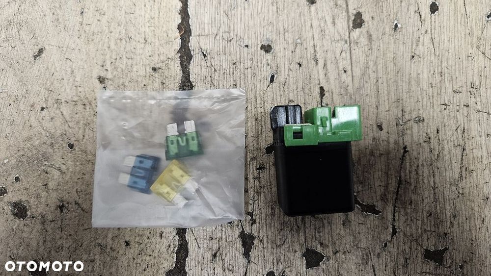 Przekaźnik rozrusznika stycznik Honda - 2