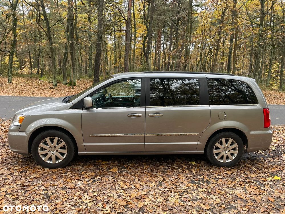 Chrysler Town & Country 3.6 Limited - 7